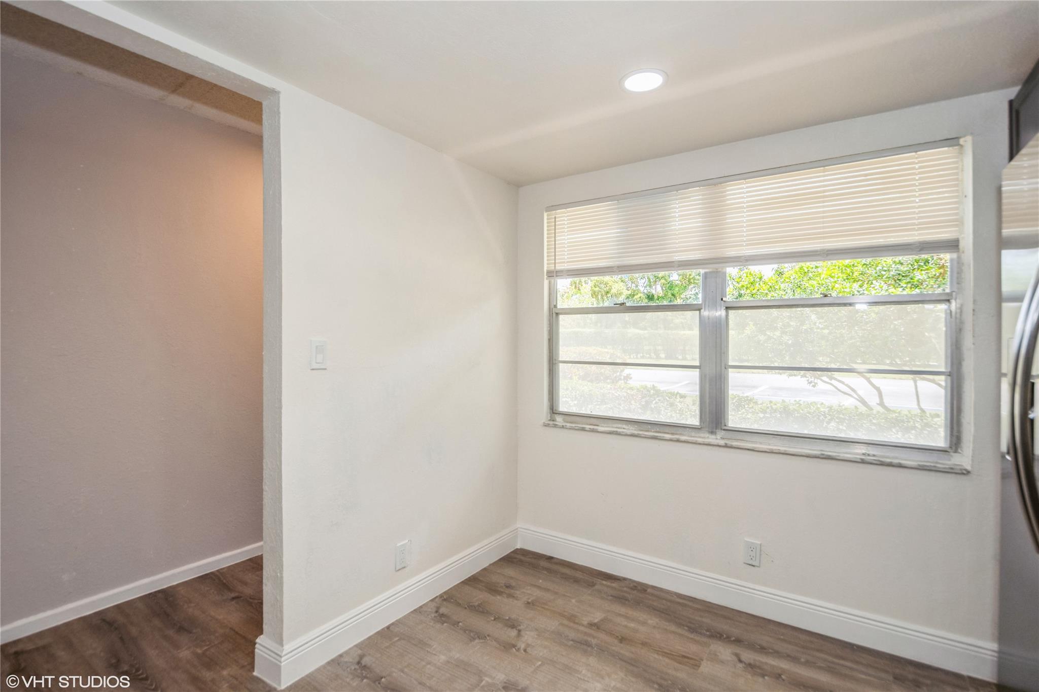 VICTORIA VILLAGE - Residential