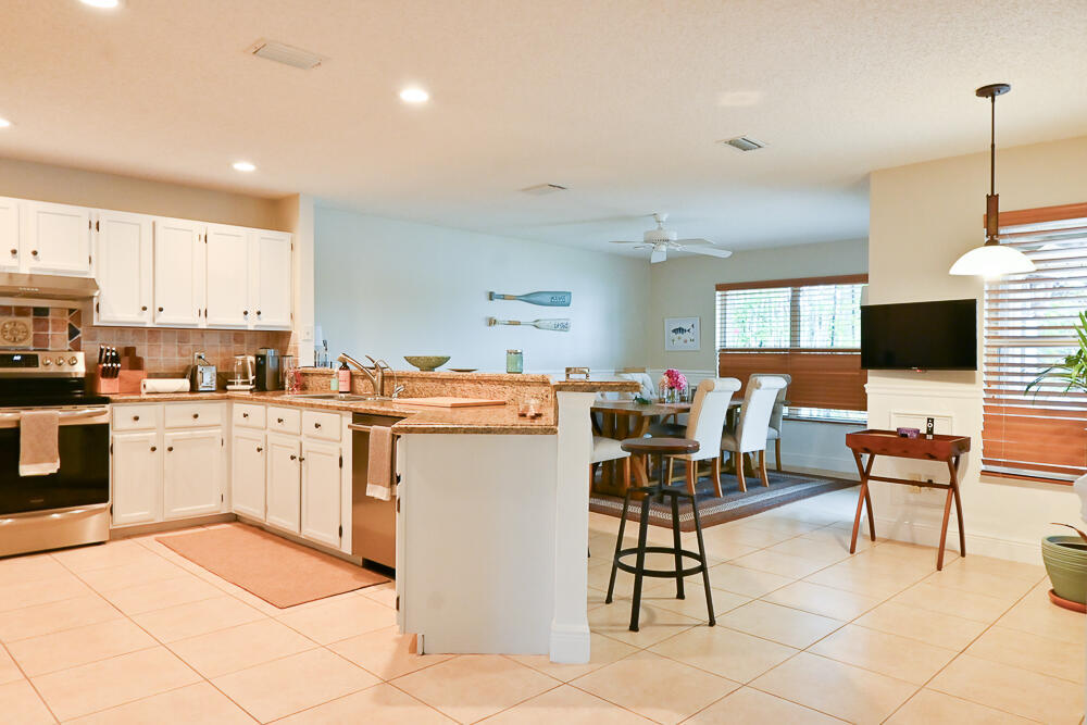 MEADOWLAND COVE 1 OF WELLINGTON - Residential Lease