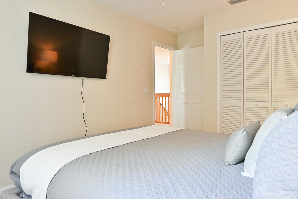 MEADOWLAND COVE 1 OF WELLINGTON - Residential Lease