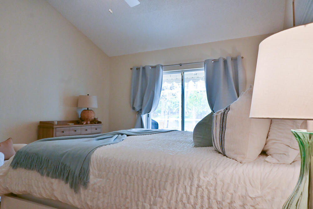 MEADOWLAND COVE 1 OF WELLINGTON - Residential Lease