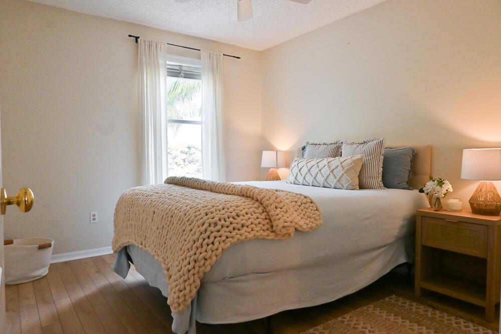 MEADOWLAND COVE 1 OF WELLINGTON - Residential Lease