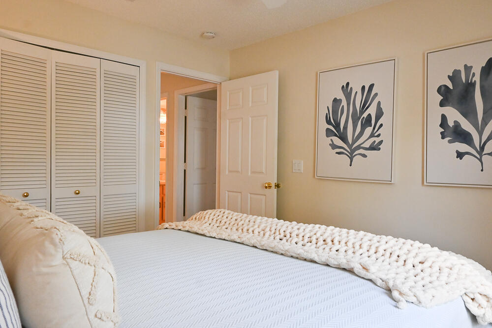 MEADOWLAND COVE 1 OF WELLINGTON - Residential Lease