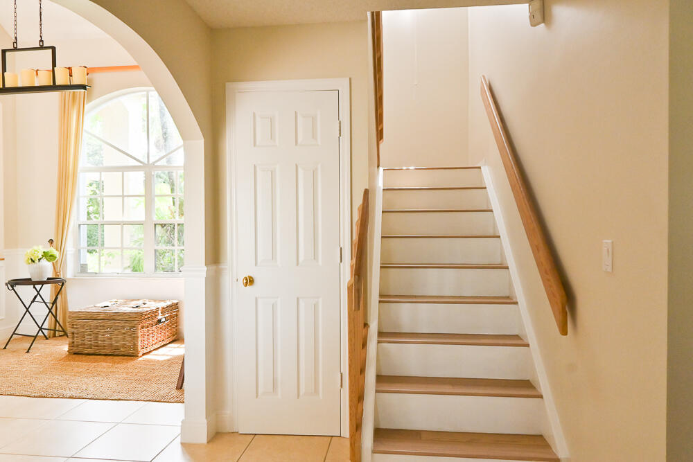 MEADOWLAND COVE 1 OF WELLINGTON - Residential Lease