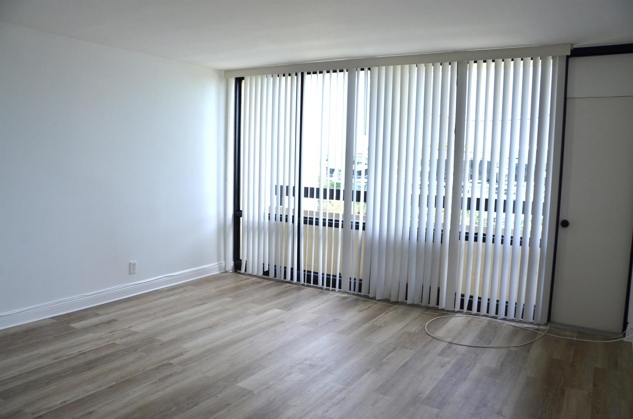 1401 S Federal Highway 402