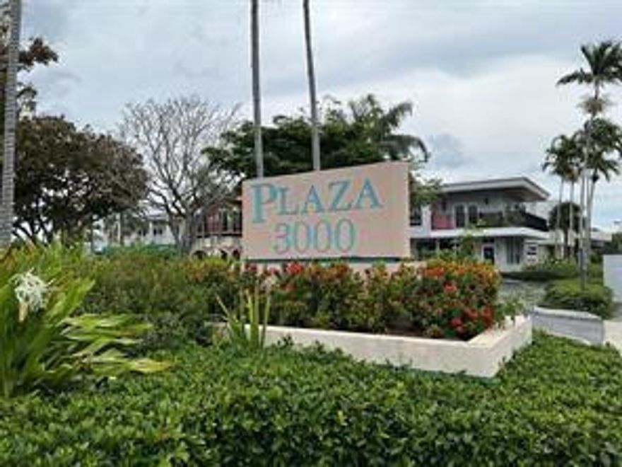 Prime FORT LAUDERDALE Location. In a Busy Shopping Center with Professional Offices, Restaurants, Deli Shop, Salon, Clothing Stores, and other variety type of retail businesses. A solid concrete building includes Ground Floor and Mezzanine Levels consist of about 1500SF areas. The 3rd Level is also available for Lease. Entire Building consists of over 2000sf Leasing spaces for Retail and/or Office usage.