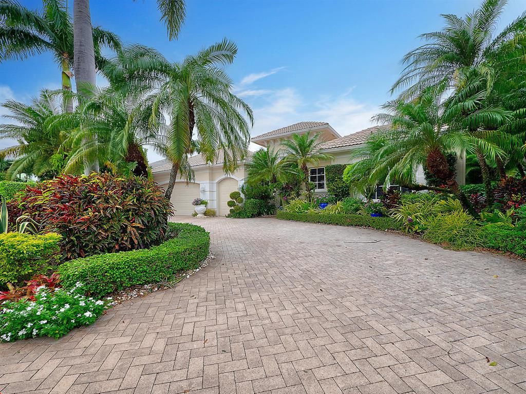 Photo of 109 Pembroke Drive, Palm Beach Gardens, FL 33418 (MLS # R10669976)