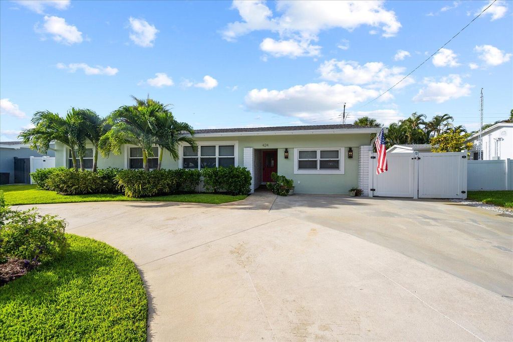 Photo of 424 Ebbtide Drive, North Palm Beach, FL 33408 (MLS # R10816644)
