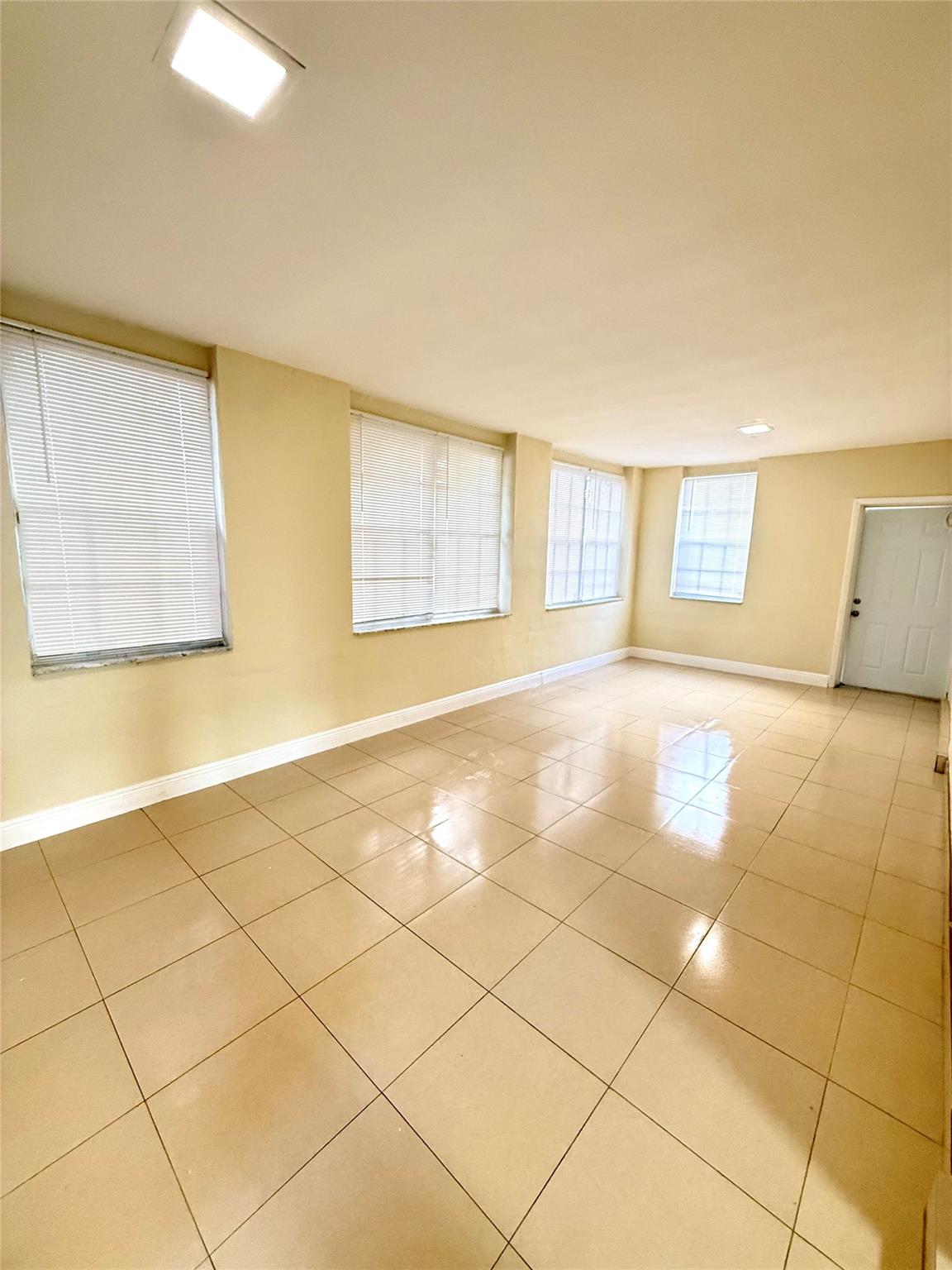 OAKLAND ESTATES NORTH 2 S - Residential Lease