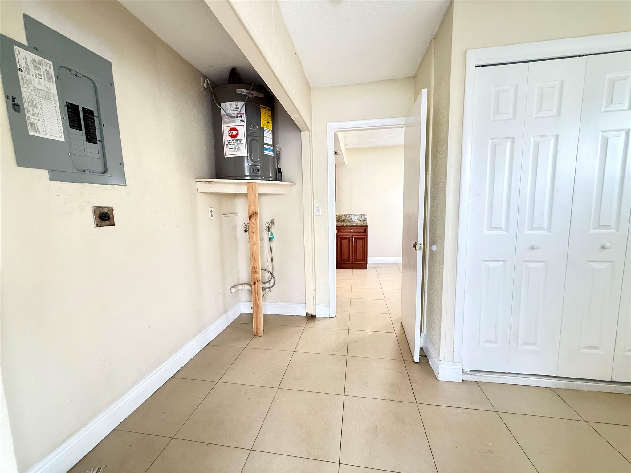 OAKLAND ESTATES NORTH 2 S - Residential Lease