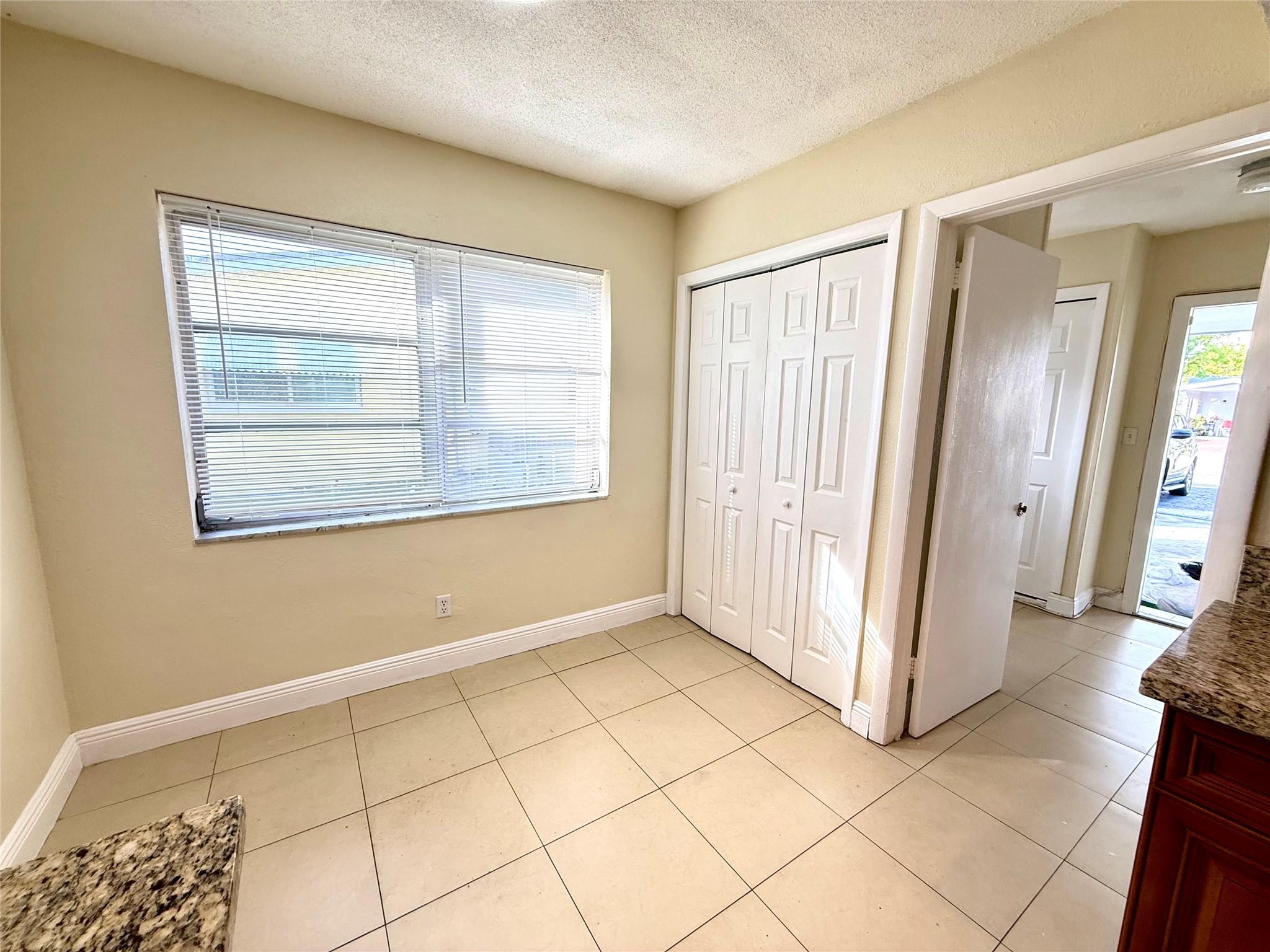 OAKLAND ESTATES NORTH 2 S - Residential Lease