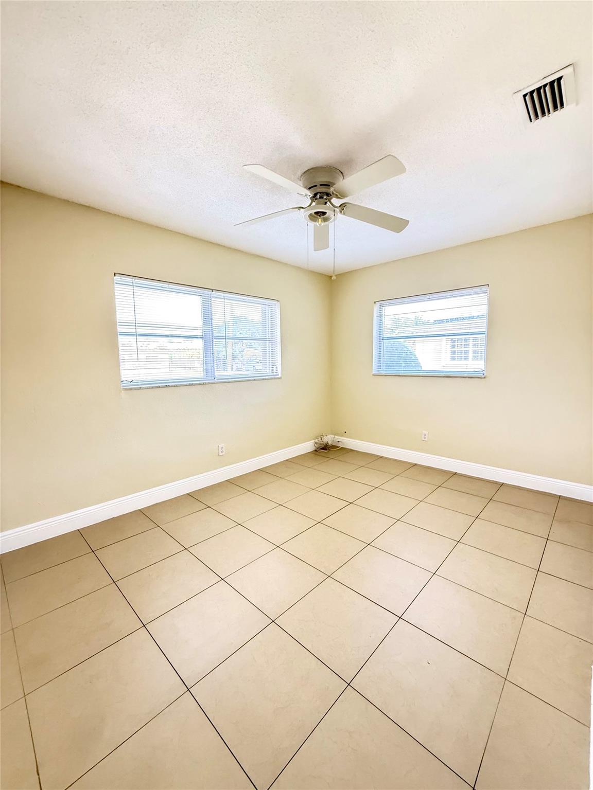 OAKLAND ESTATES NORTH 2 S - Residential Lease