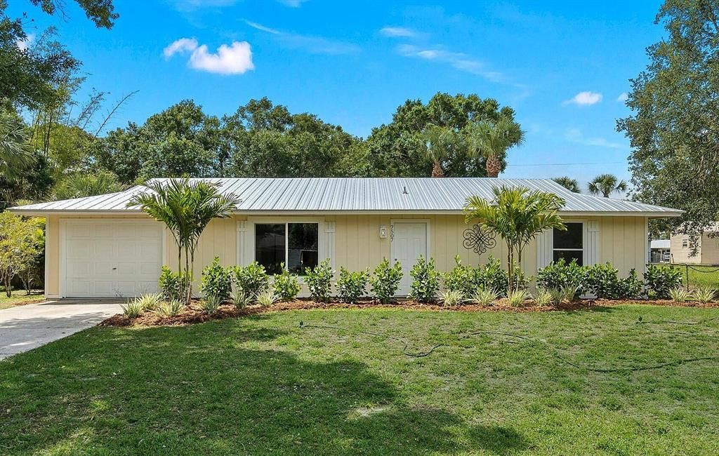 Photo of 7507 Donlon Road, Fort Pierce, FL 34951 (MLS # R10884586)