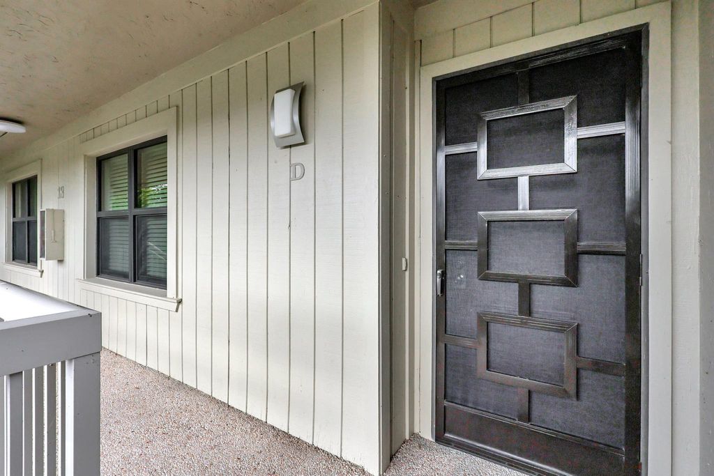 Photo of 13 Eastgate Drive #D, Boynton Beach, FL 33436 (MLS # R10964973)