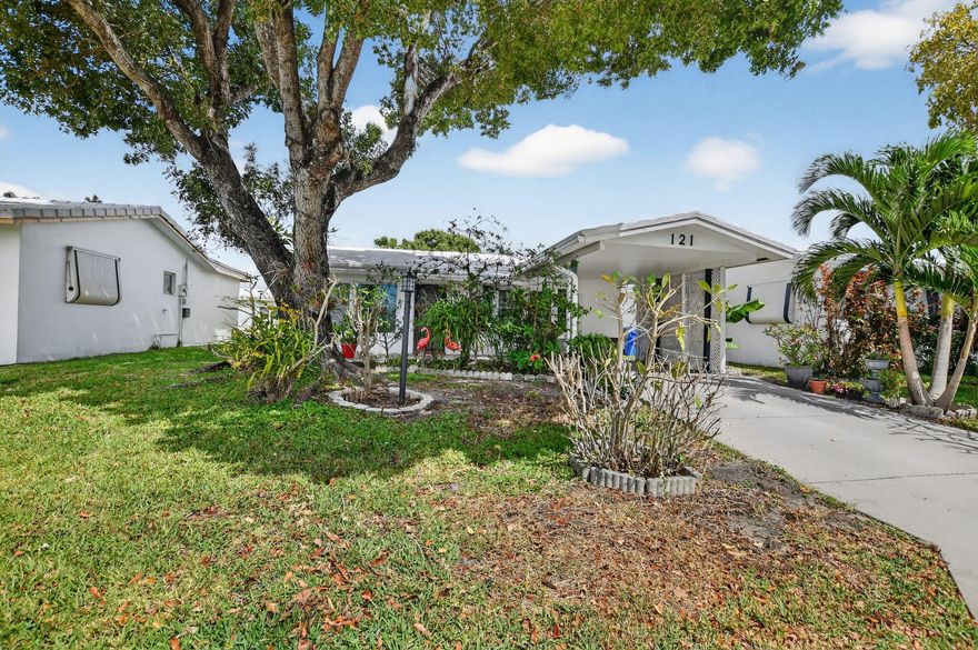 2/1 Single family home located in Leisureville Pompano Beach. Leisureville is a resort-style community with amenities including a clubhouse, (2) pools, a par 3 golf course, clubhouse and a full calendar of social activities. This home has no land lease it was paid off in full. Management is on site and a low HOA fee $300. This home has all impact windows for peace of mind! Close to the shopping, dining, the casino, entertainment, I95 and only minutes from the beach. Please note: Buyers must meet the Leisureville association requires a minimum credit score of 700.