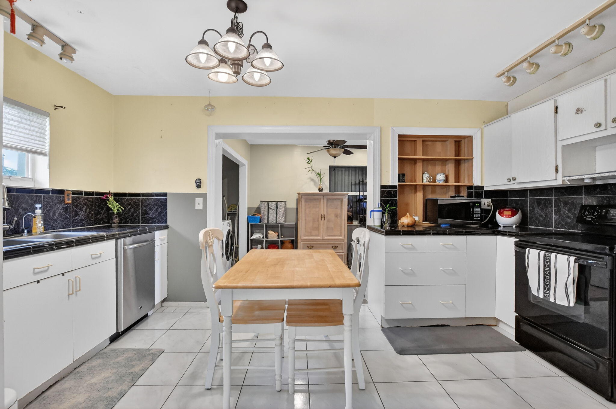 LEISUREVILLE SECOND SEC - Residential