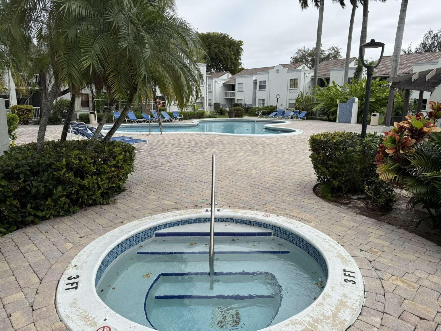 THE GREENS AT DORAL CONDO - Residential