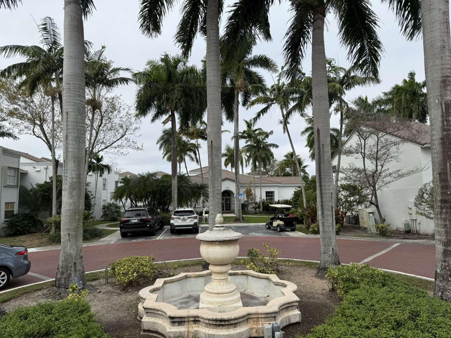 THE GREENS AT DORAL CONDO - Residential