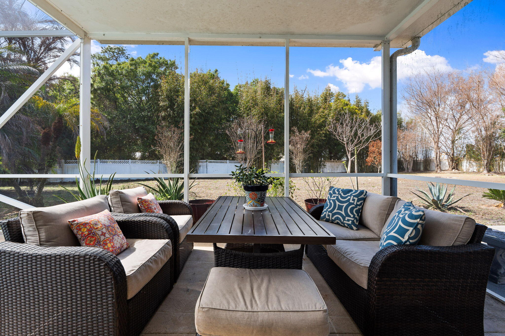 PALM LAKE GARDENS - Residential