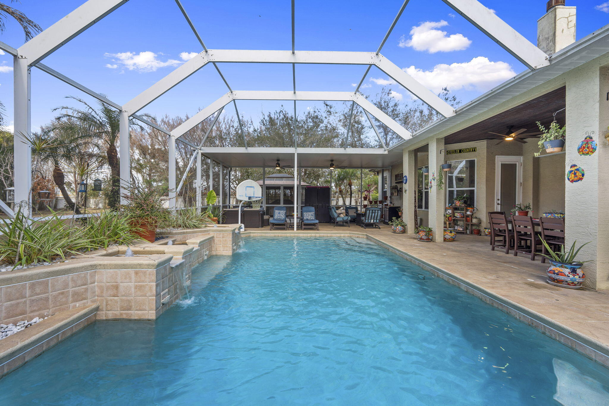 PALM LAKE GARDENS - Residential