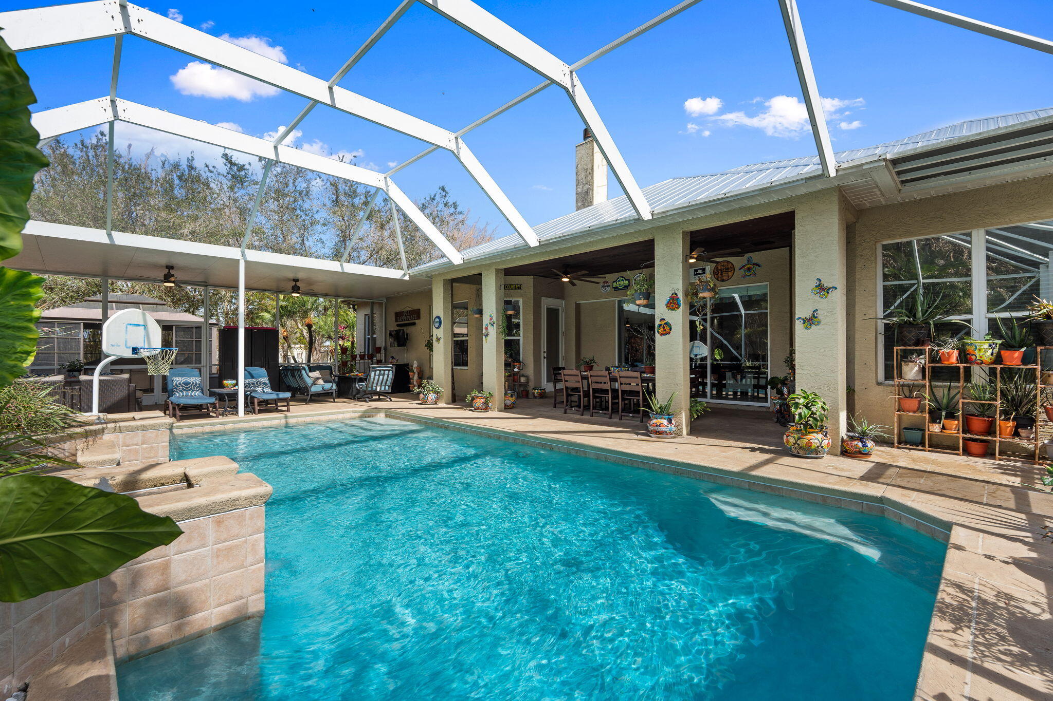 PALM LAKE GARDENS - Residential
