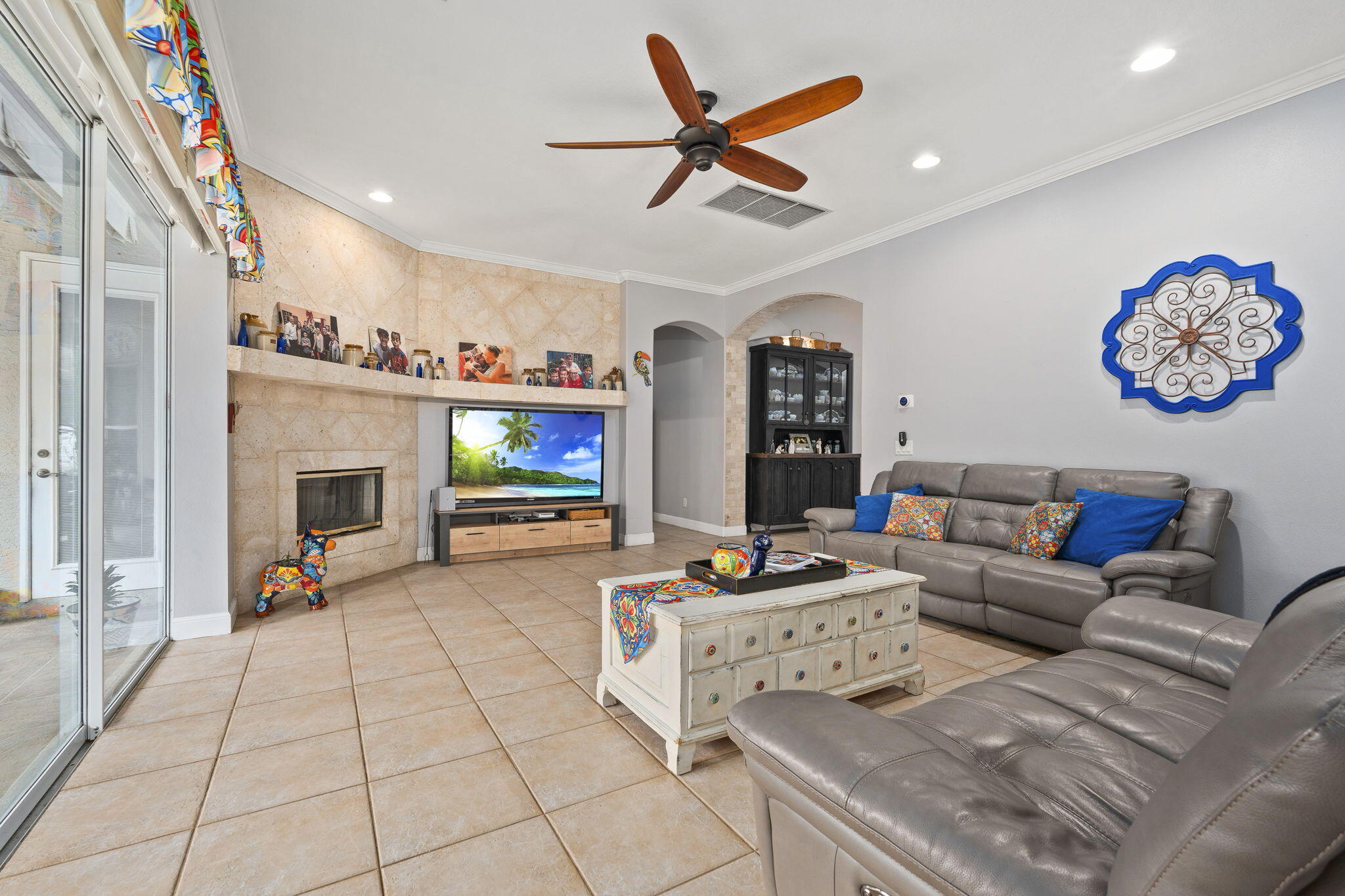 PALM LAKE GARDENS - Residential