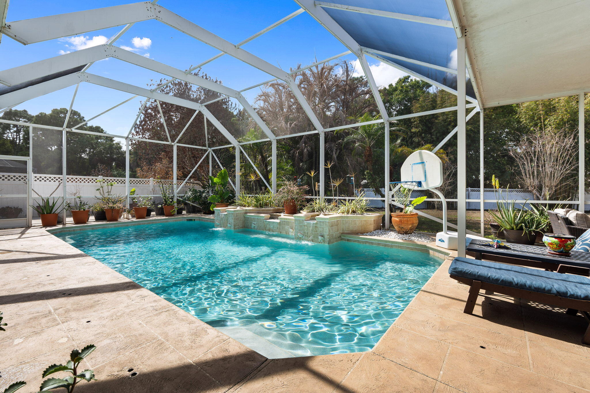 PALM LAKE GARDENS - Residential