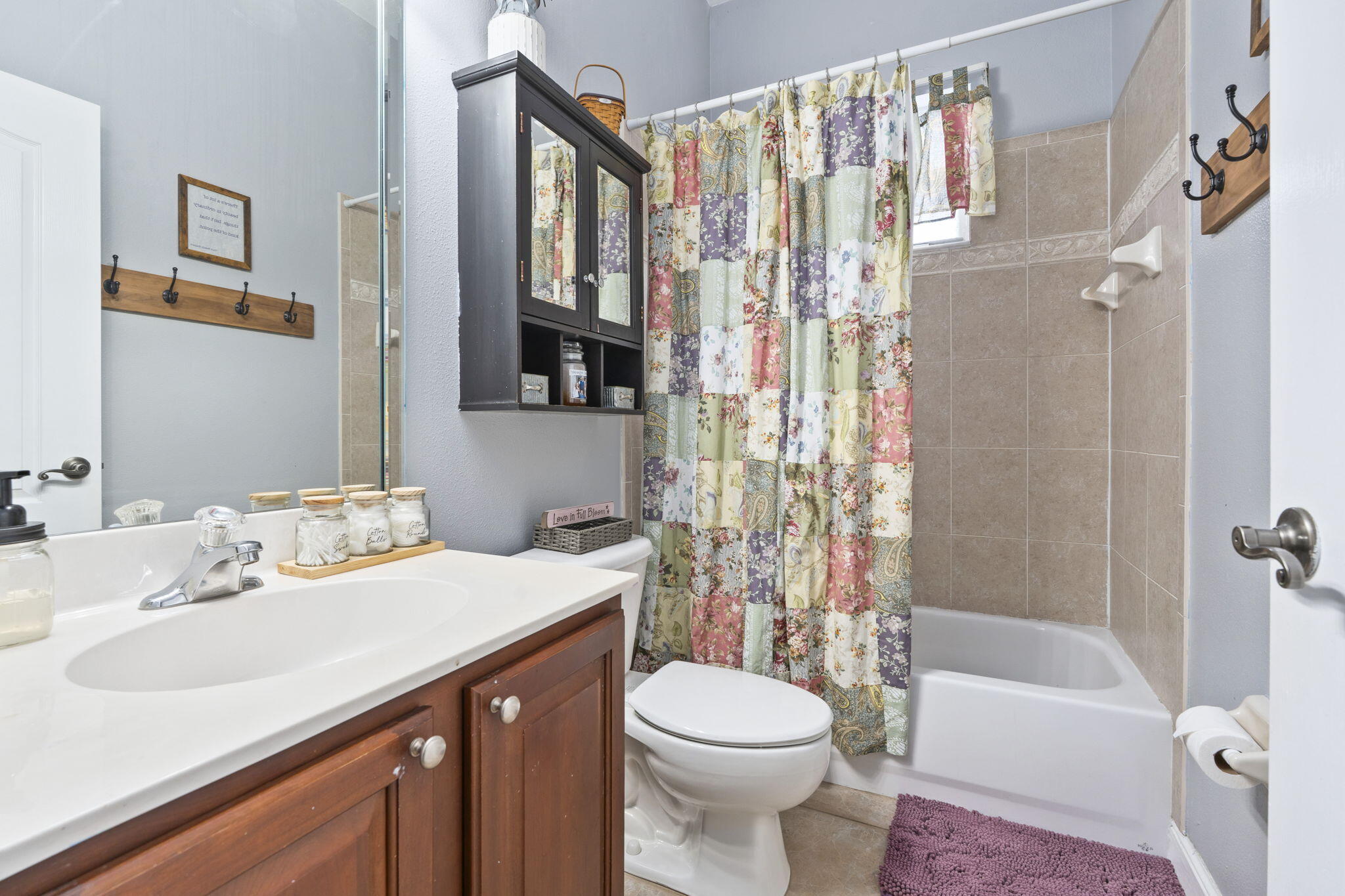 PALM LAKE GARDENS - Residential