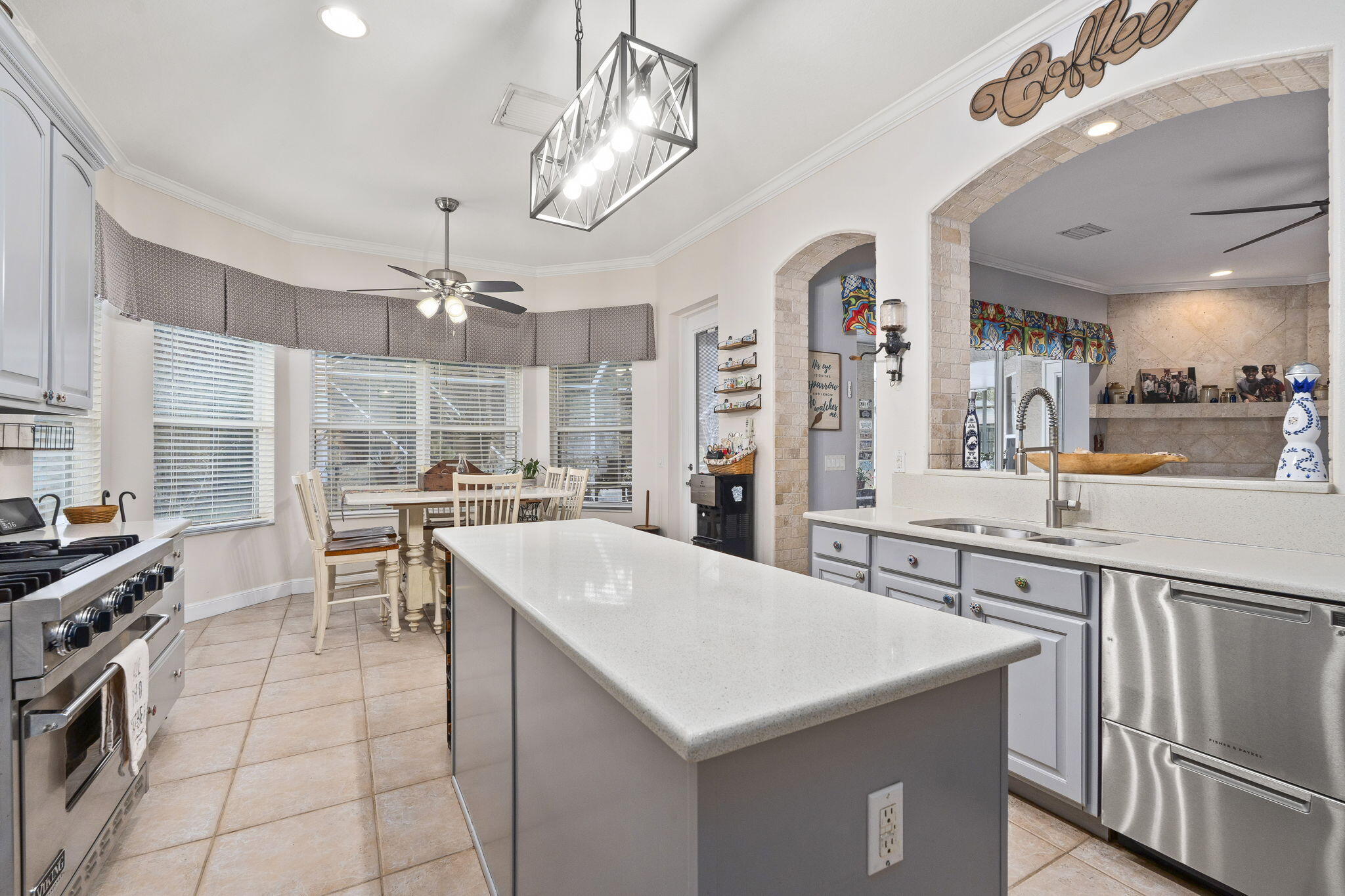 PALM LAKE GARDENS - Residential