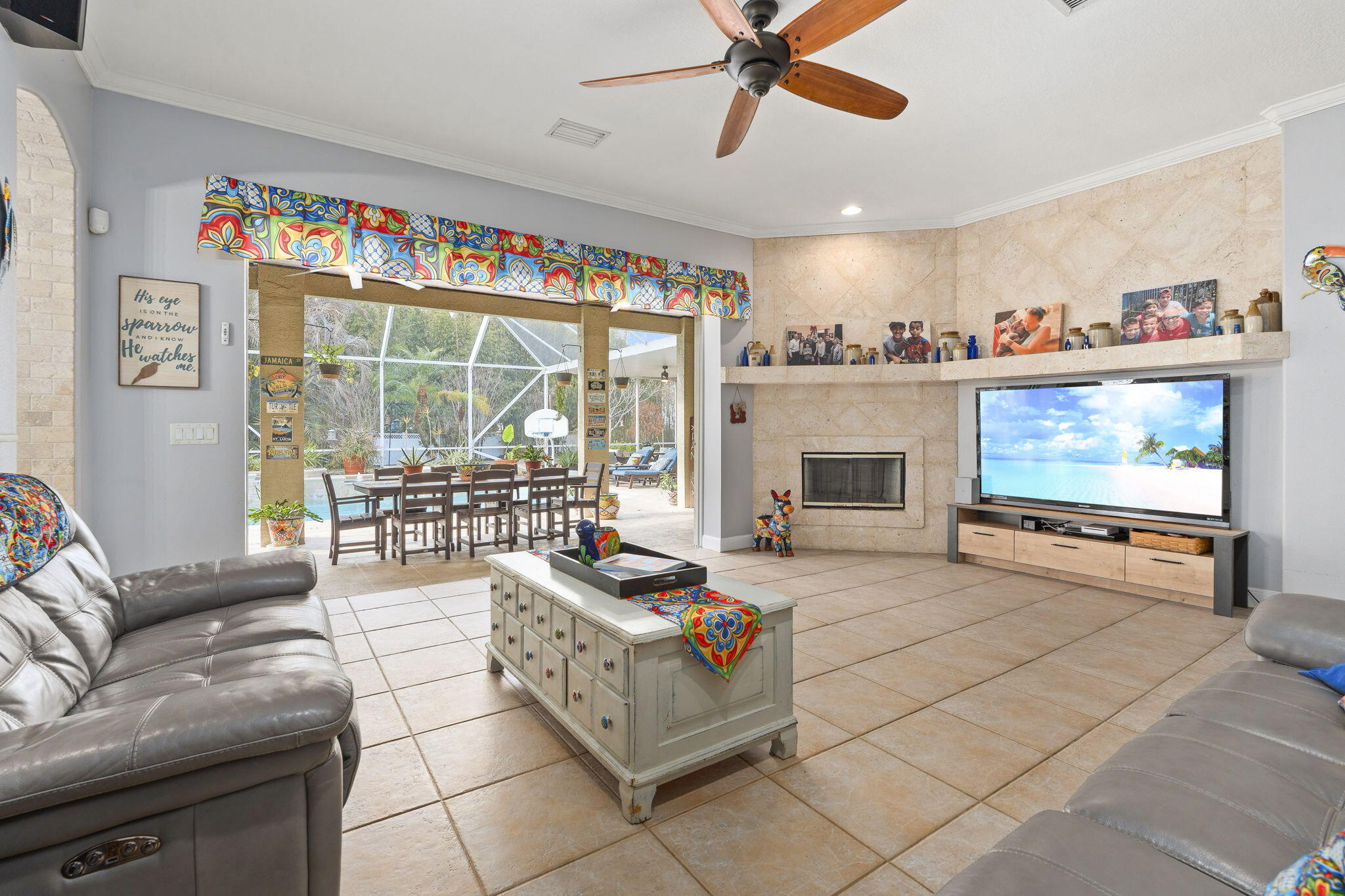 PALM LAKE GARDENS - Residential