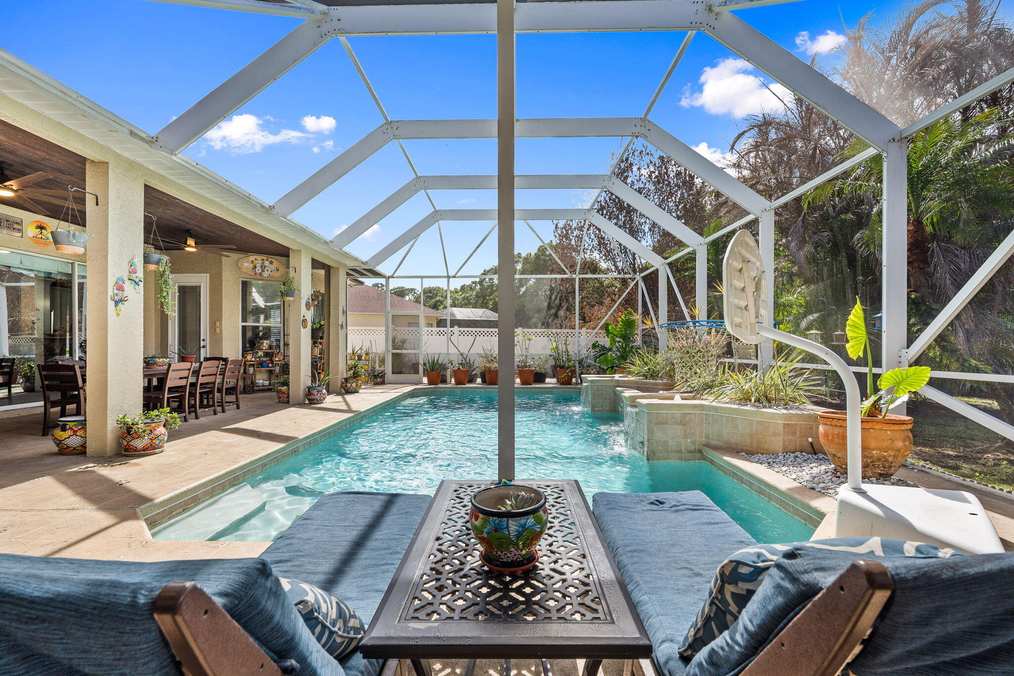 PALM LAKE GARDENS - Residential