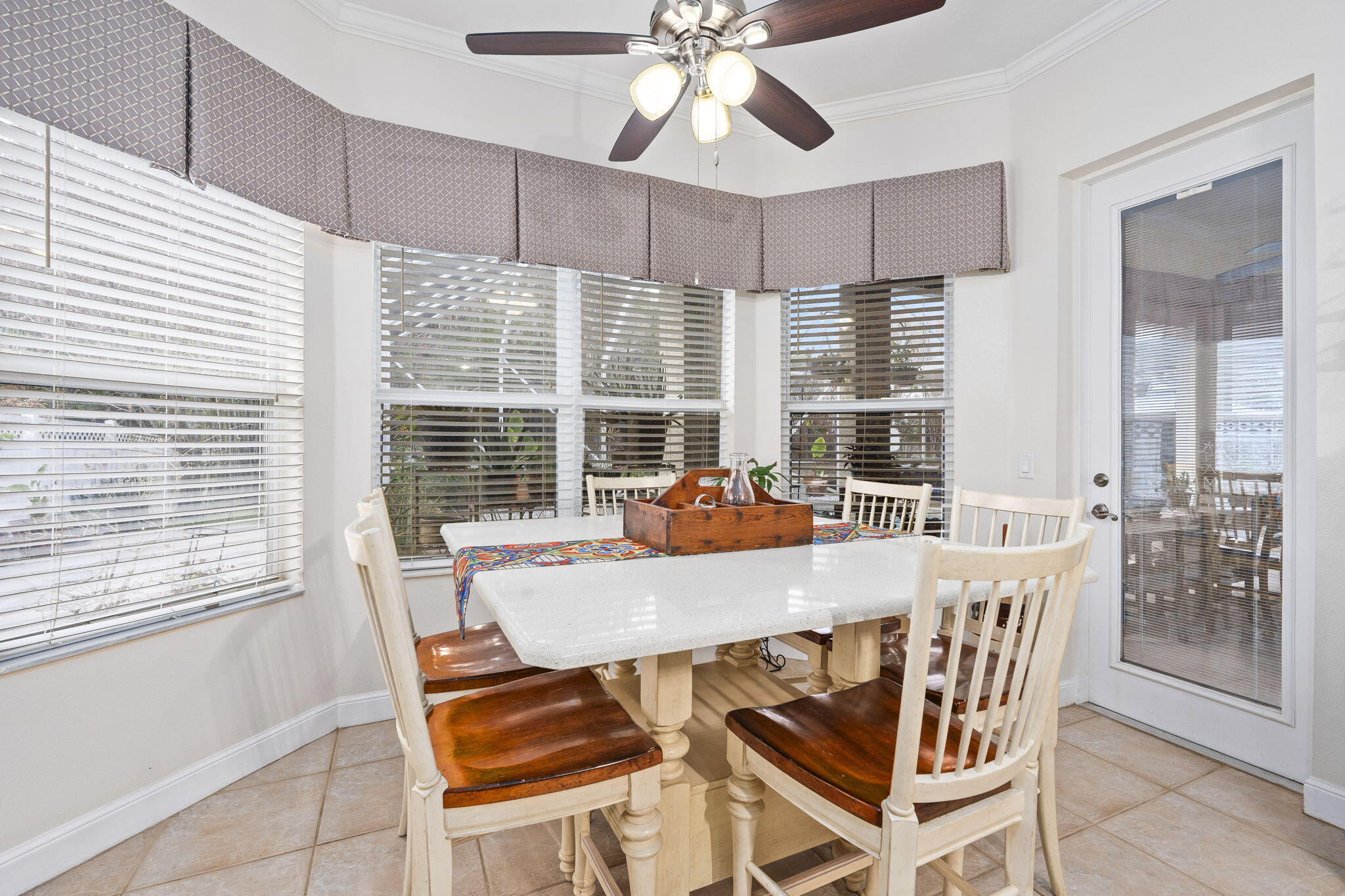 PALM LAKE GARDENS - Residential