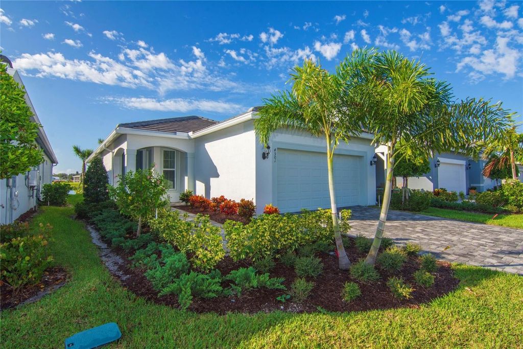 Photo of 4501 Jolly Roger Manor, Vero Beach, FL 32967 (MLS # F10534198)