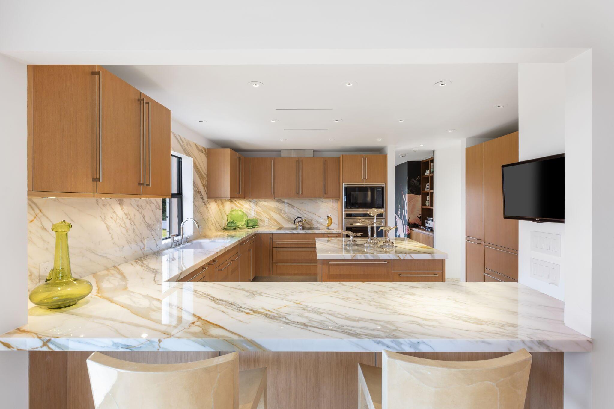 OCEAN HOUSE SOUTH ONE CON - Residential