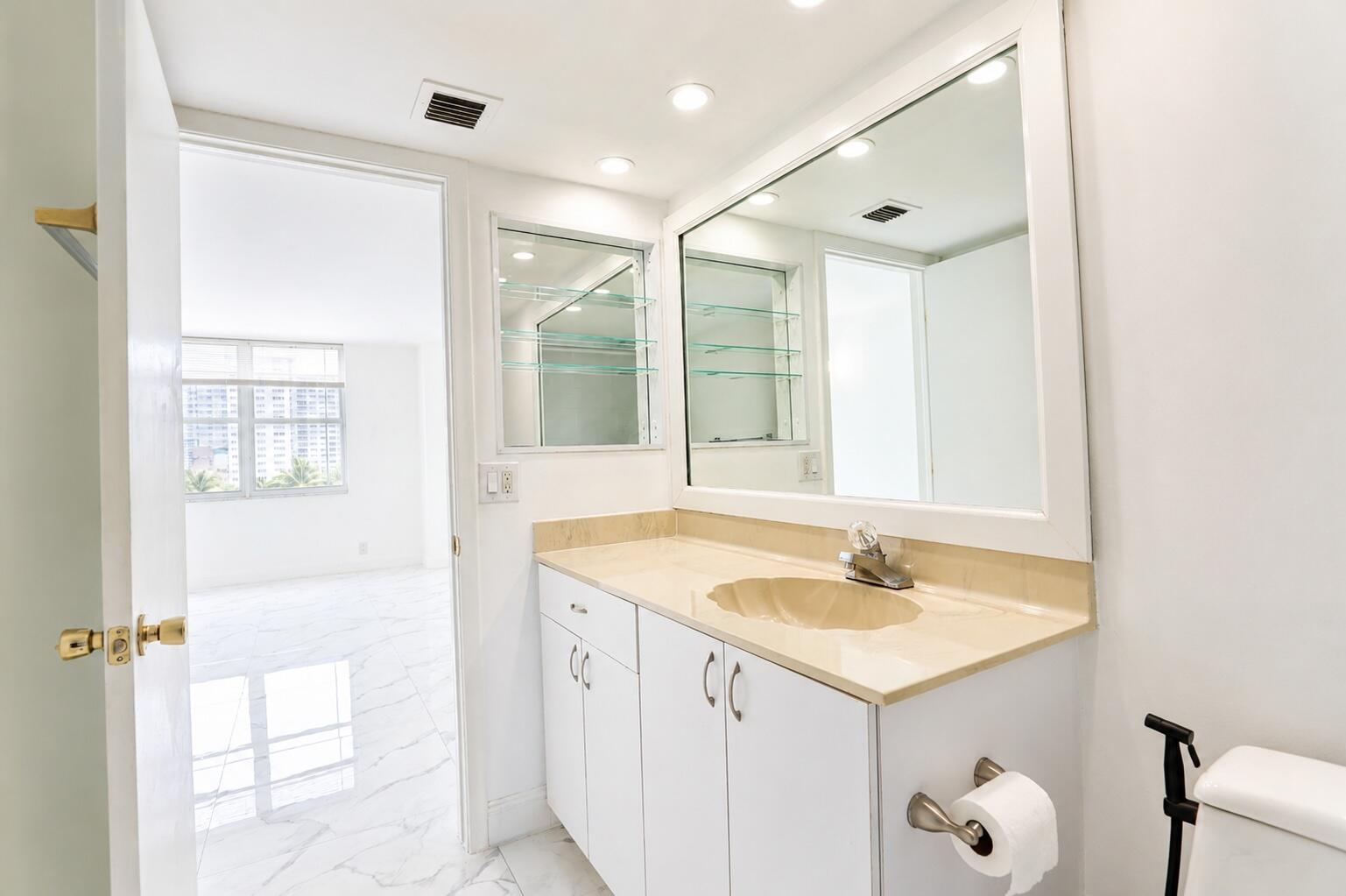POMPANO BEACH CLUB NORTH CONDO - Residential