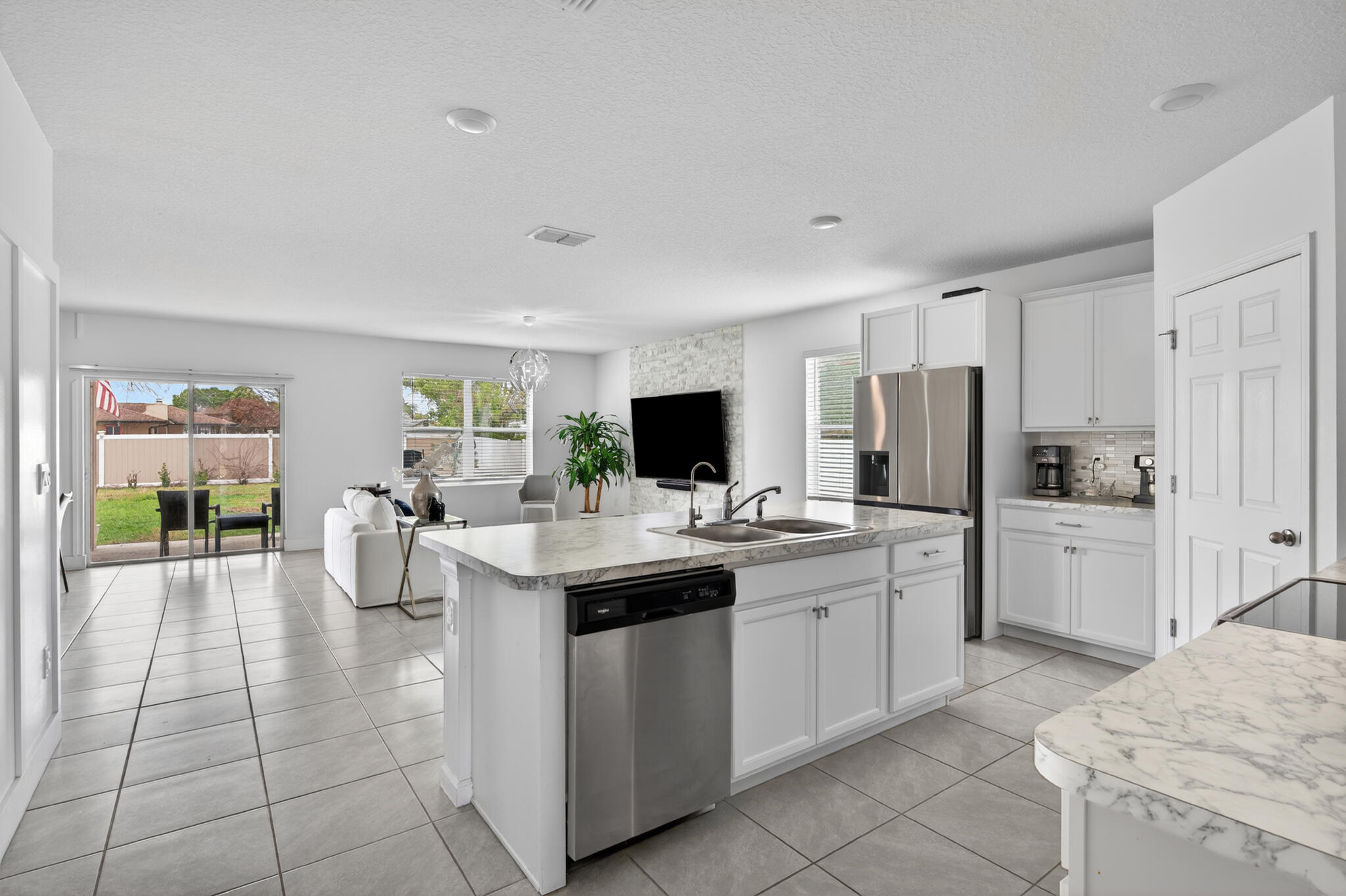 PORT ST LUCIE SECT 25 REPLAT OF LOT 11 BLOCK 24 - Residential