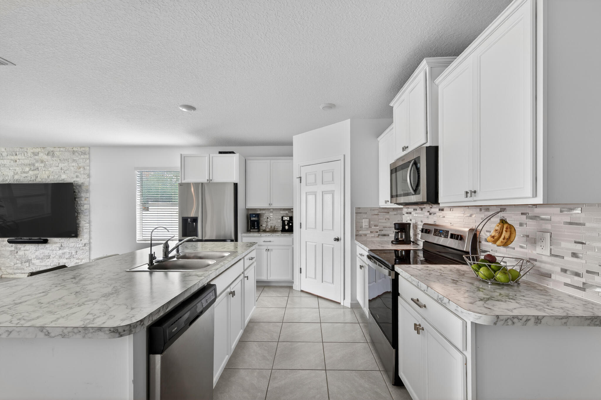 PORT ST LUCIE SECT 25 REPLAT OF LOT 11 BLOCK 24 - Residential