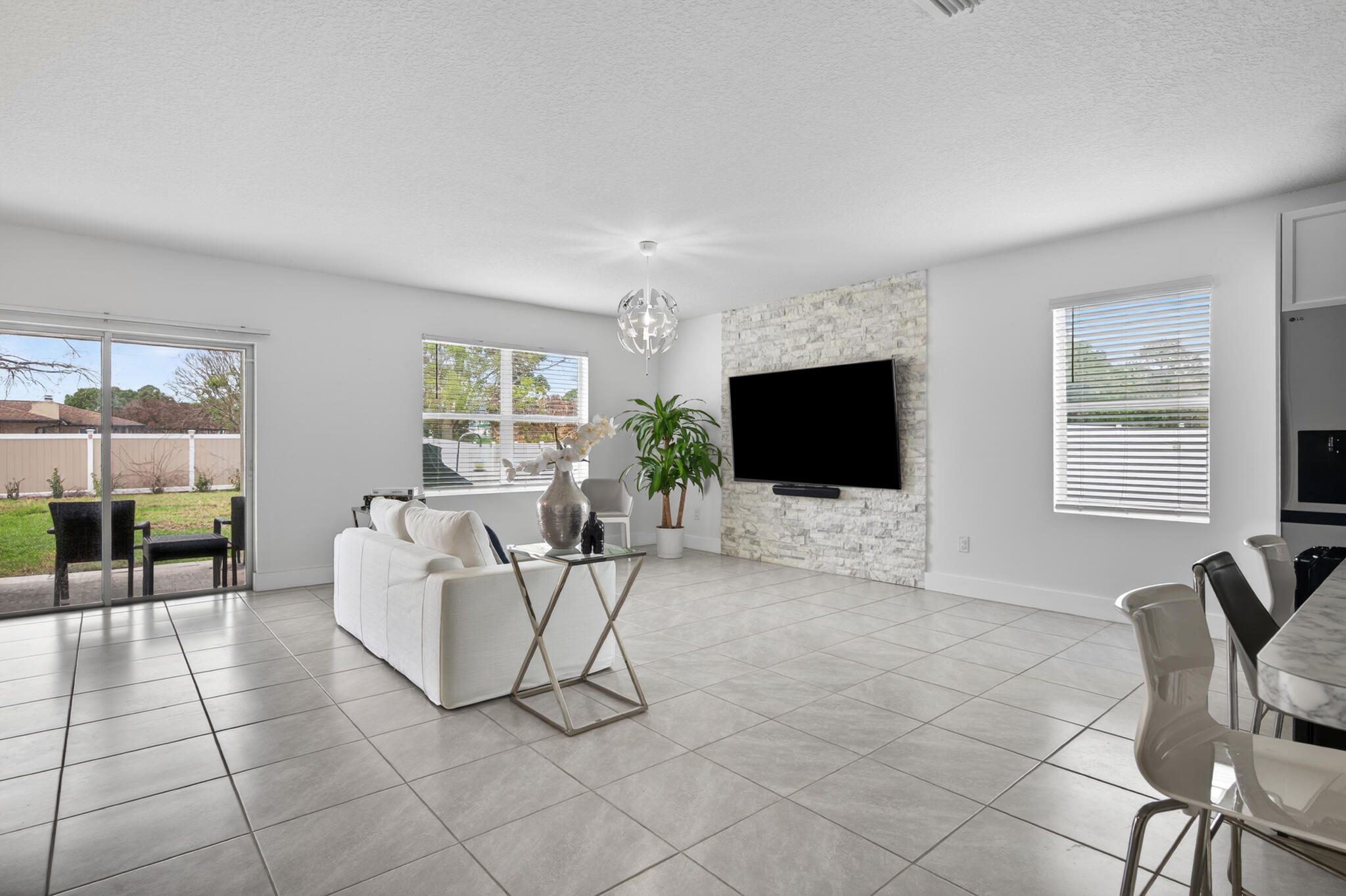 PORT ST LUCIE SECT 25 REPLAT OF LOT 11 BLOCK 24 - Residential