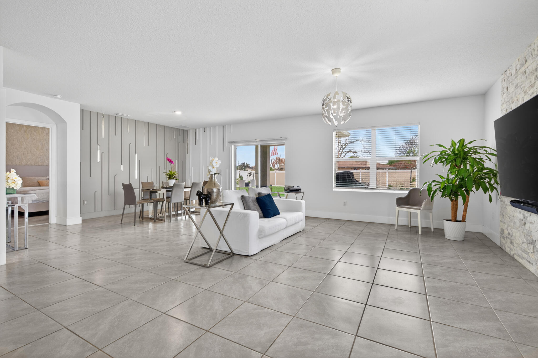 PORT ST LUCIE SECT 25 REPLAT OF LOT 11 BLOCK 24 - Residential