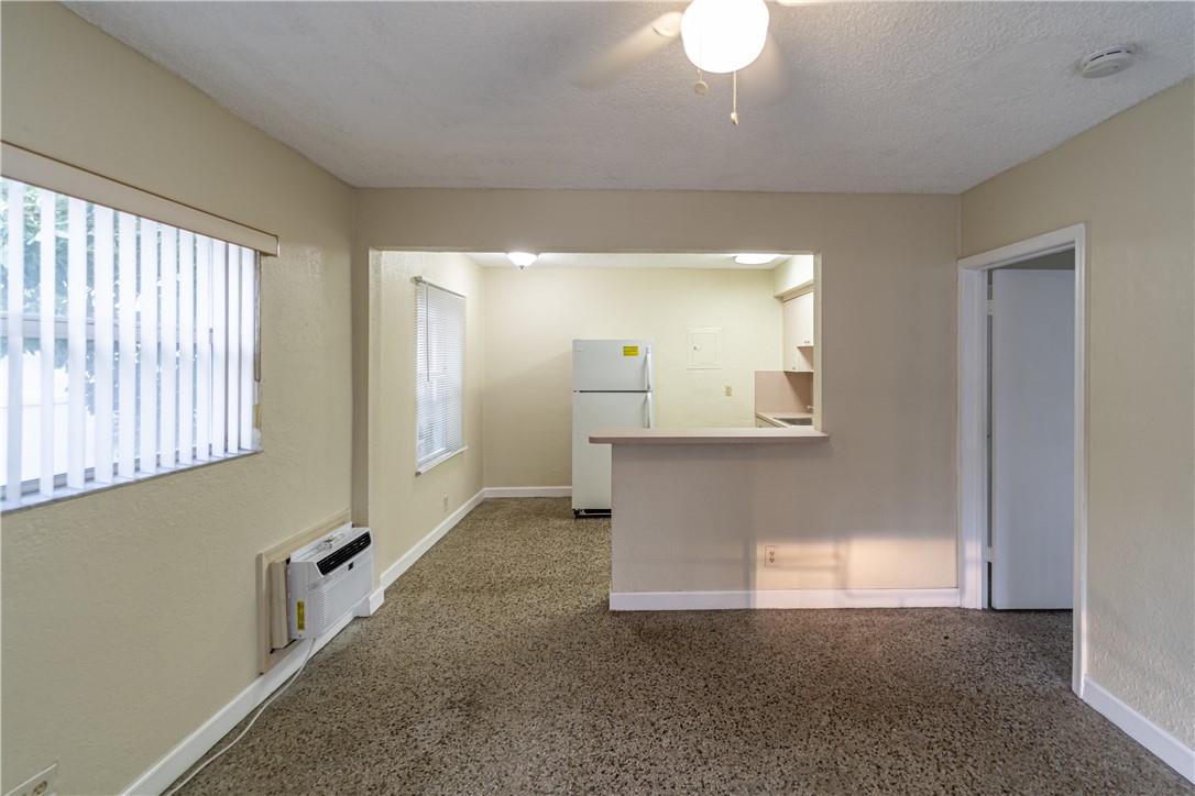 115 NE 4th St 1