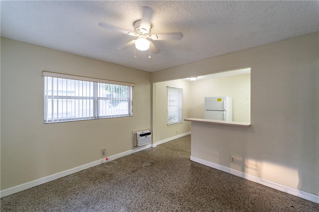 115 NE 4th St 1