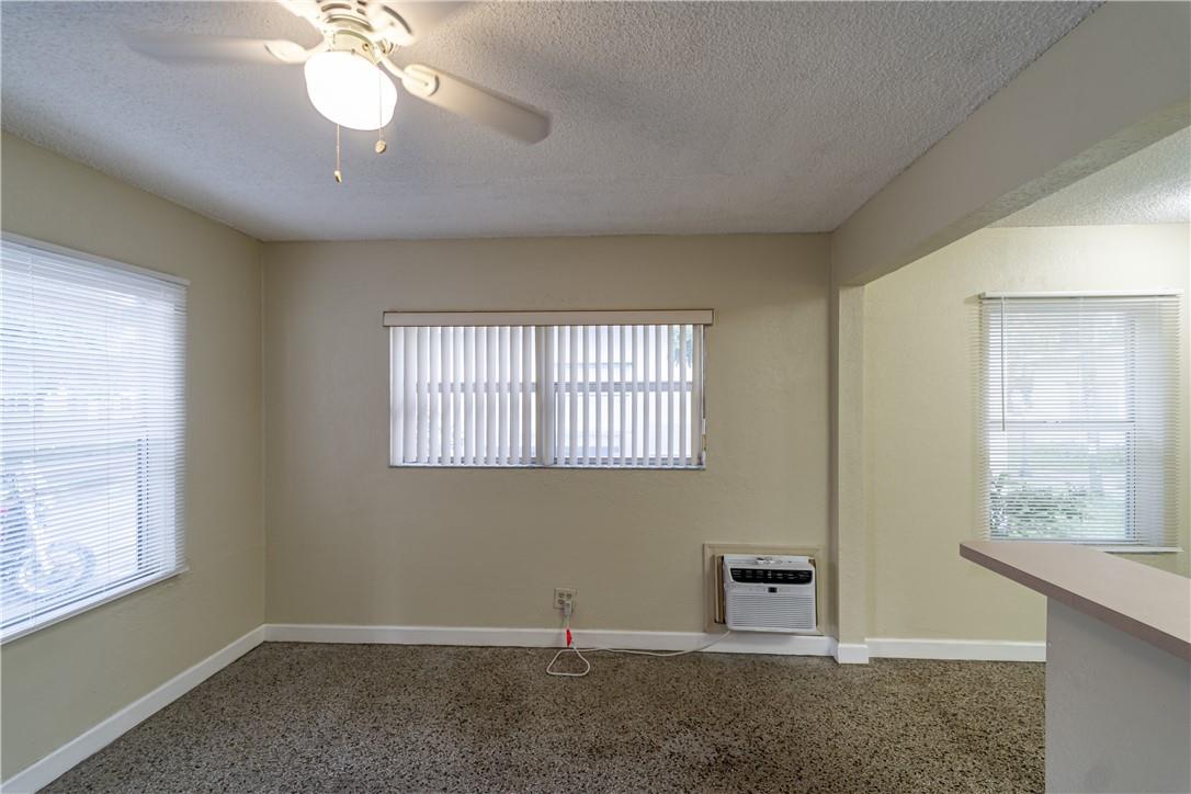 115 NE 4th St 1
