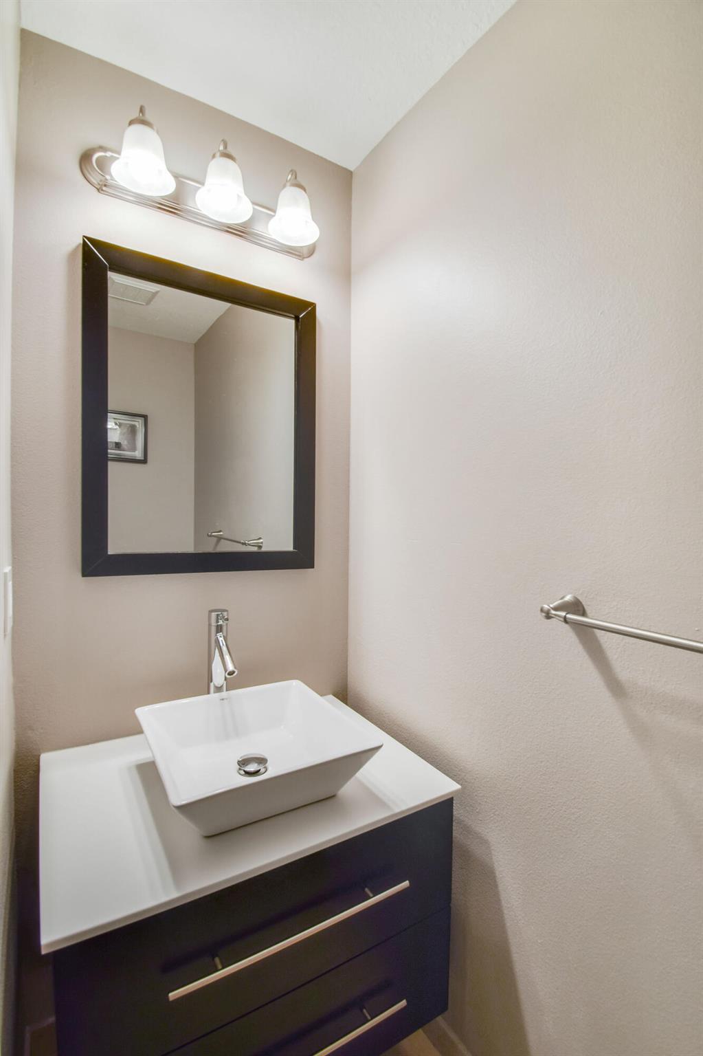 RENAISSANCE SEC 4 2 - Residential Lease