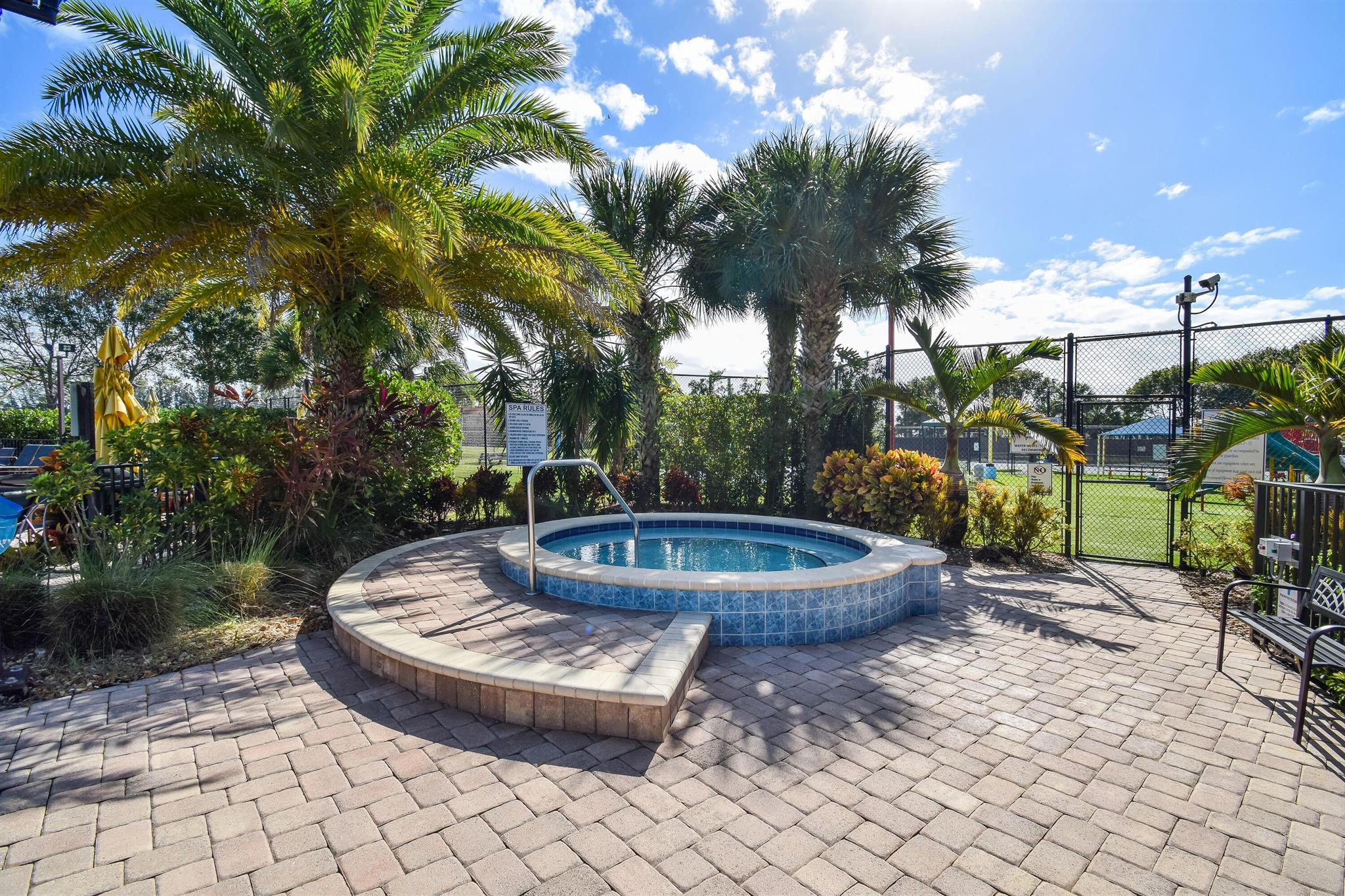 RENAISSANCE SEC 4 2 - Residential Lease