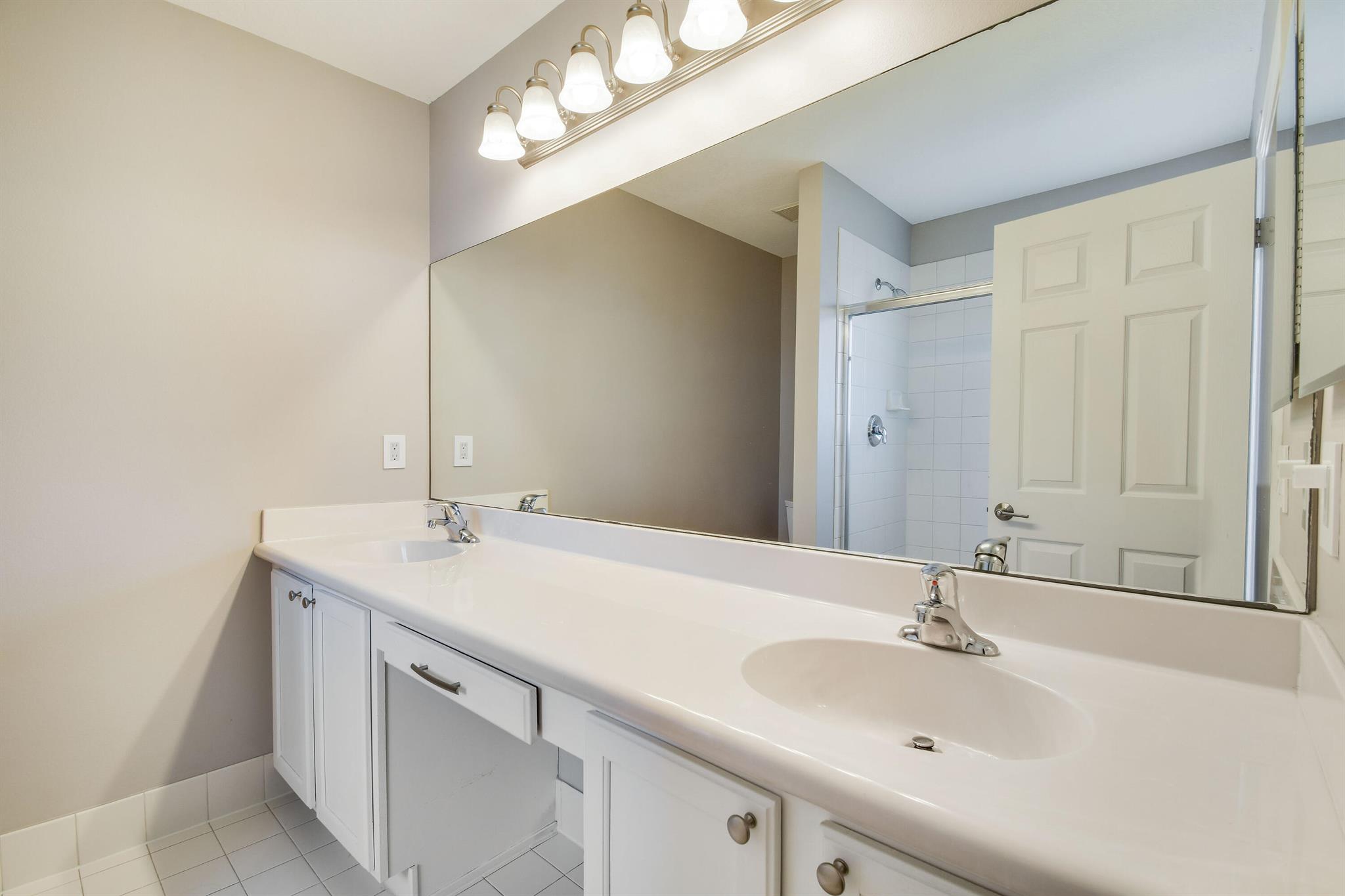 RENAISSANCE SEC 4 2 - Residential Lease