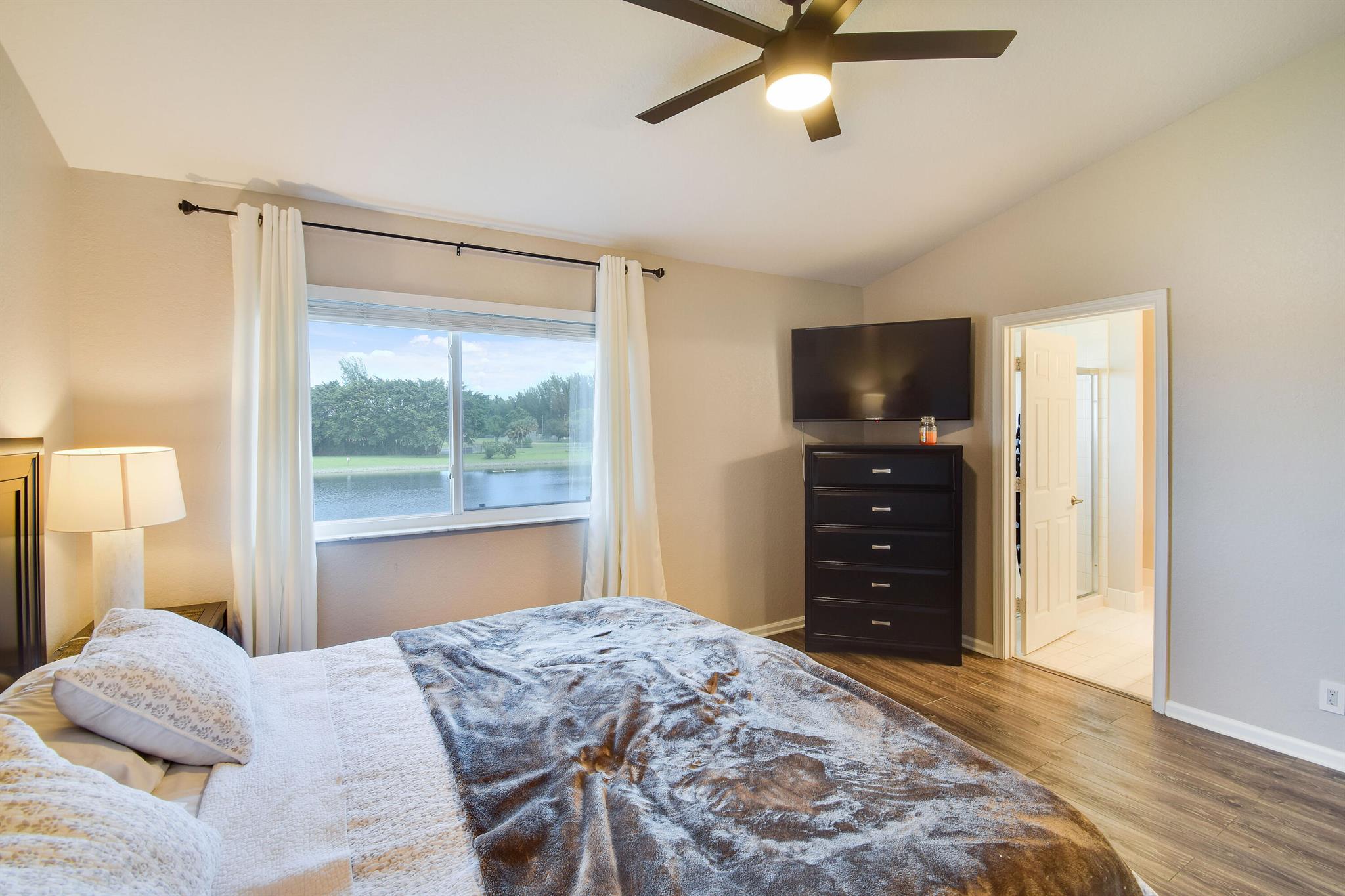 RENAISSANCE SEC 4 2 - Residential Lease