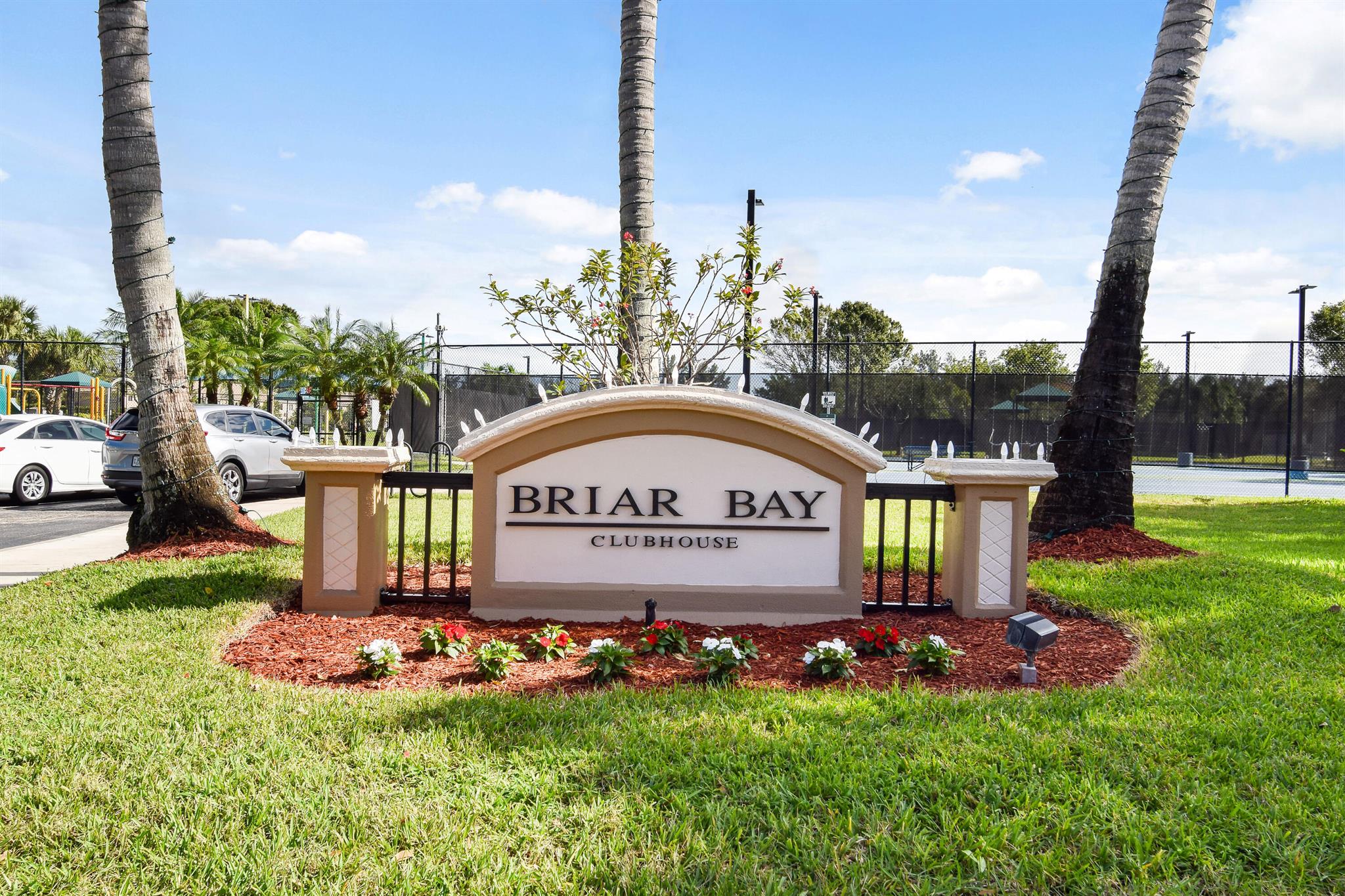 RENAISSANCE SEC 4 2 - Residential Lease