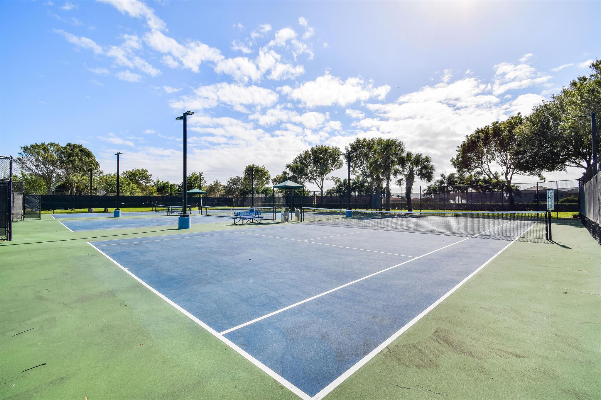 RENAISSANCE SEC 4 2 - Residential Lease