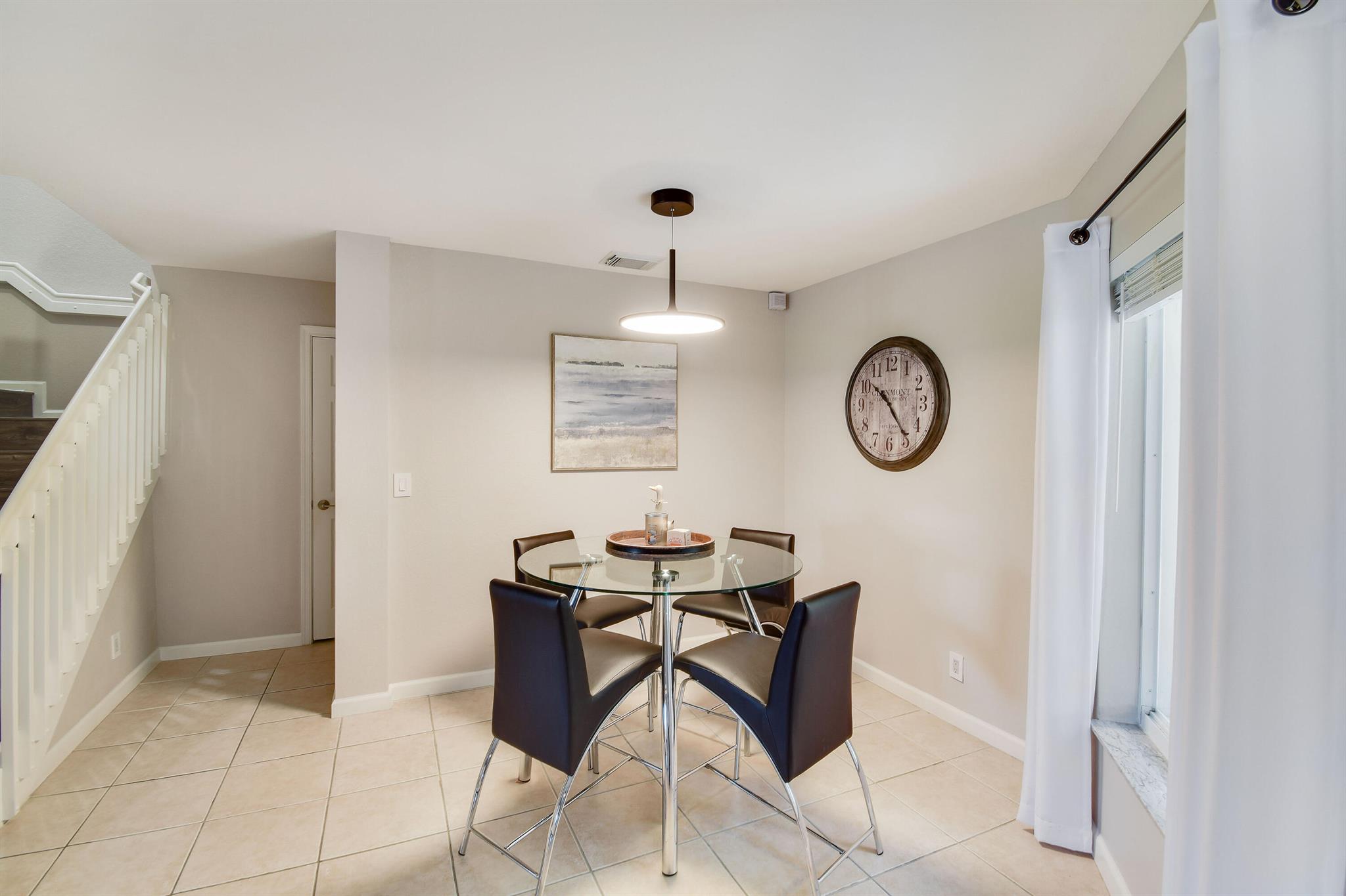 RENAISSANCE SEC 4 2 - Residential Lease