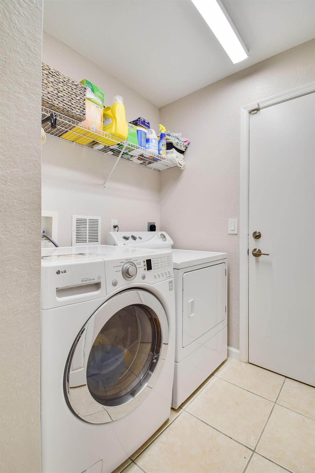 RENAISSANCE SEC 4 2 - Residential Lease