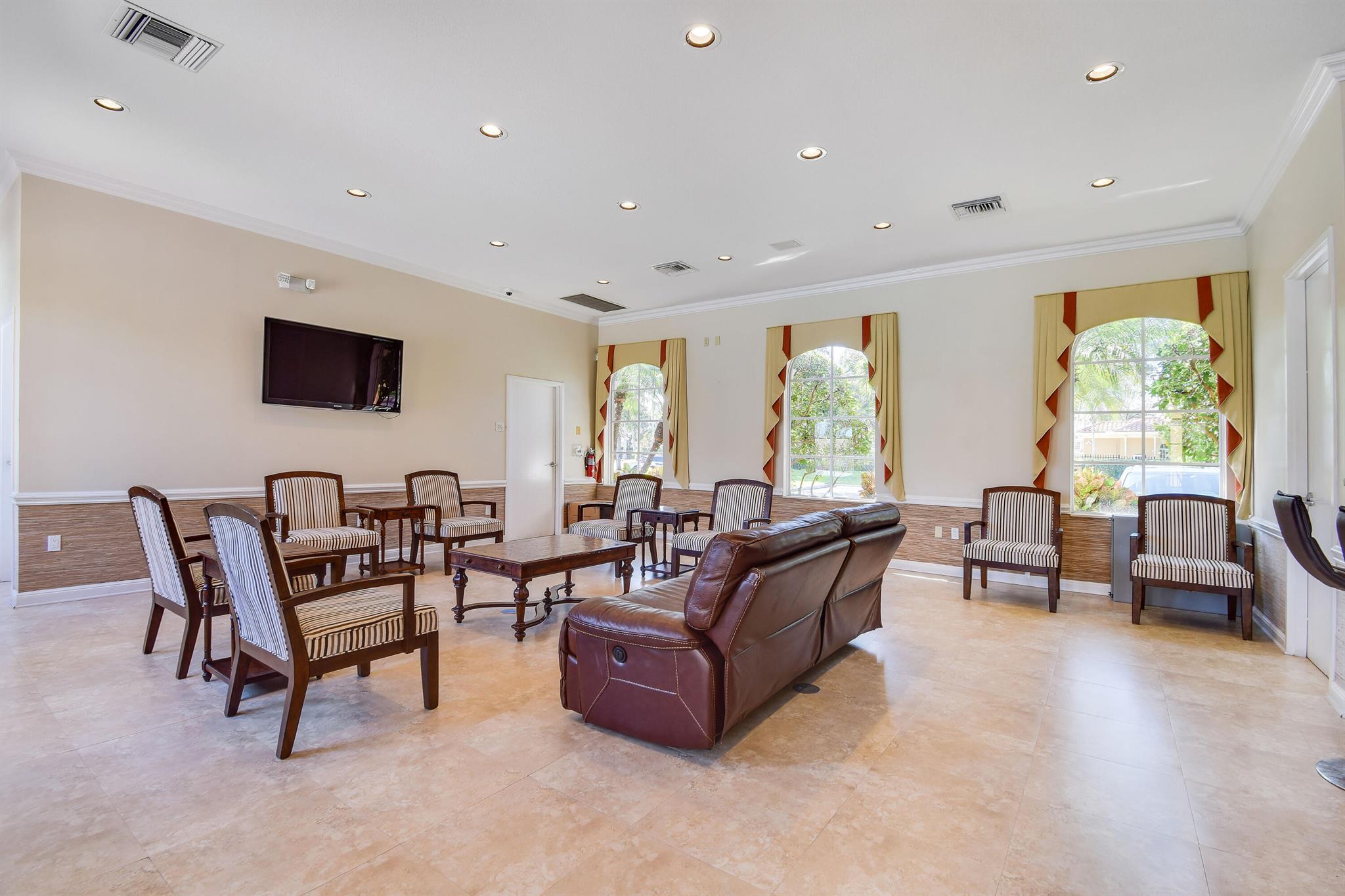 RENAISSANCE SEC 4 2 - Residential Lease